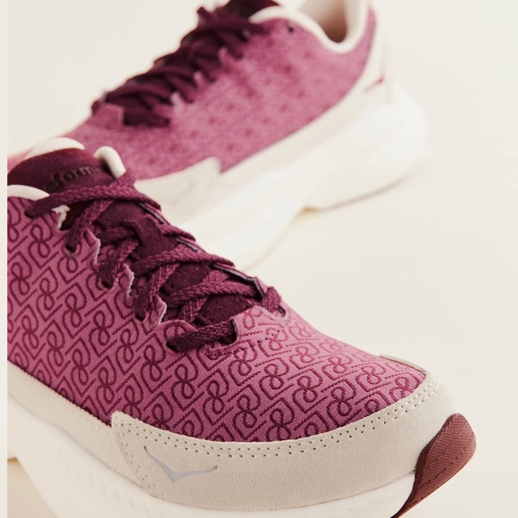 HOKA x Reformation Mach 6 LS Monogram - Picture 5 of 6